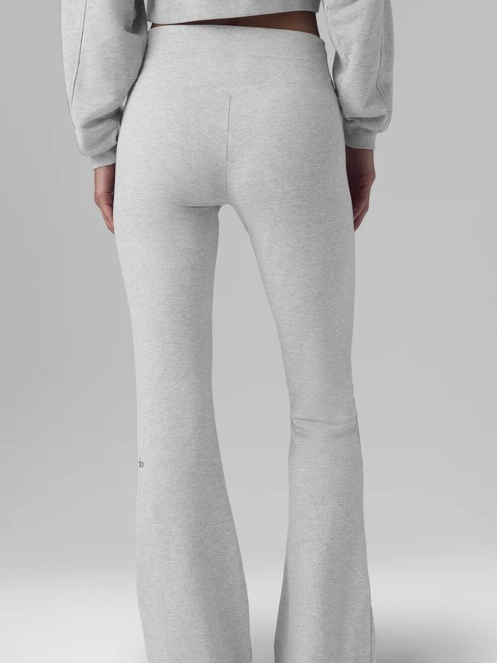 Alo Yoga Sway Bootcut Sweatpant Athletic Grey✨Timeless Y2K 90S Maximum Style😍 - Picture 7 of 8